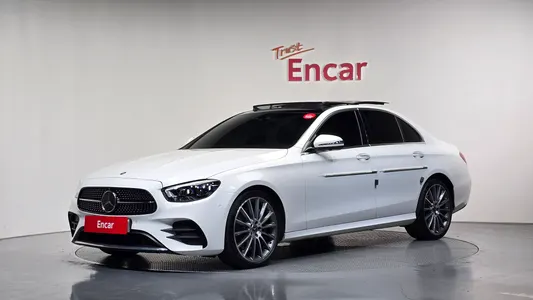 Mercedes-Benz E-Class W213 E350 4MATIC AMG Line 2022