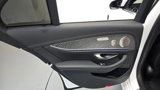Mercedes-Benz E-Class W213 E350 4MATIC AMG Line 2022 25