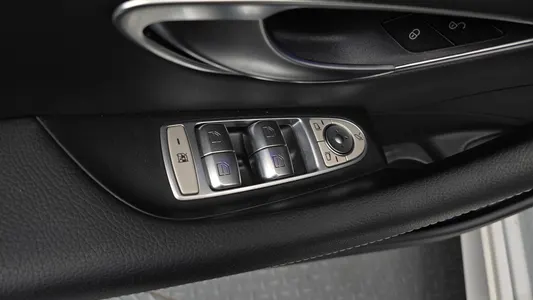 Mercedes-Benz E-Class W213 E350 4MATIC AMG Line 2022 28