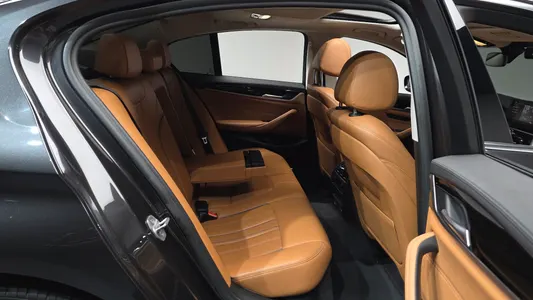 BMW 5 Series (G30) 520i 2020 10