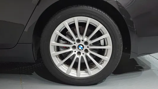 BMW 5 Series (G30) 520i 2020 21