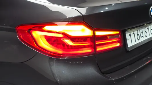BMW 5 Series (G30) 520i 2020 23