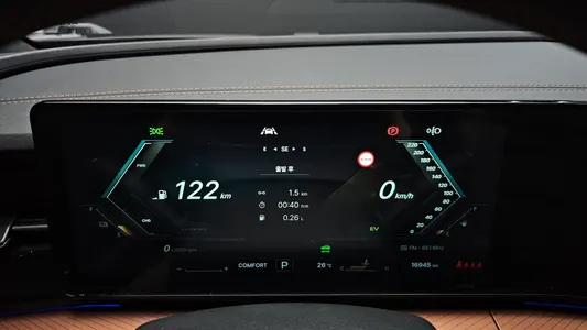 KG Mobility 토레스 HEV 1.5 2WD 2025 8