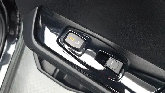 KG Mobility 토레스 HEV 1.5 2WD 2025 18