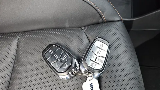 KG Mobility 토레스 HEV 1.5 2WD 2025 19