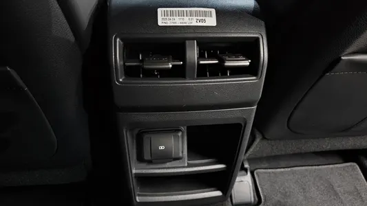 KG Mobility 토레스 HEV 1.5 2WD 2025 32