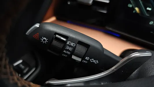 KG Mobility 토레스 HEV 1.5 2WD 2025 29