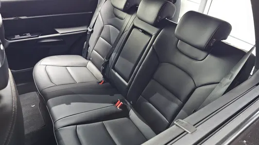 KG Mobility 토레스 HEV 1.5 2WD 2025 30