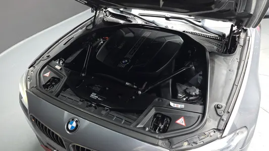 BMW 5 Series (F10) 520d 2014 6
