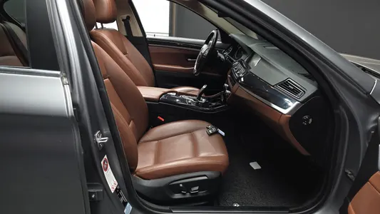 BMW 5 Series (F10) 520d 2014 11