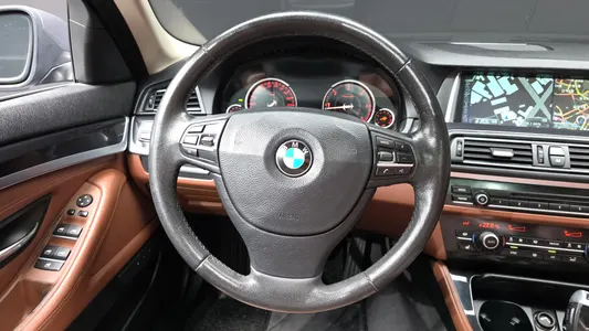 BMW 5 Series (F10) 520d 2014 13