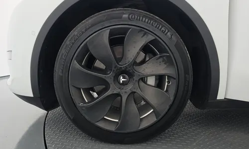 Tesla Y AWD 2022 5
