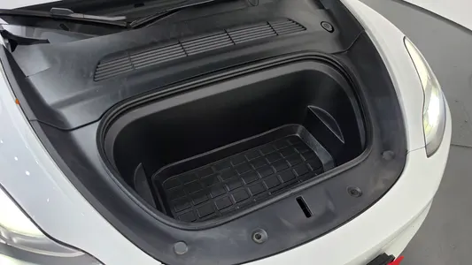 Tesla Y AWD 2022 6