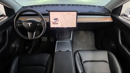 Tesla Y AWD 2022 7