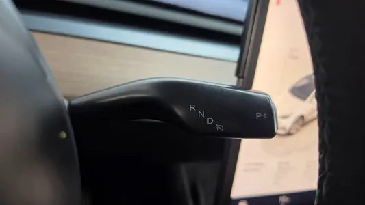 Tesla Y AWD 2022 9