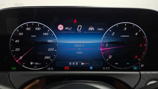 Mercedes-Benz E-Class W214 E220d 4MATIC 2026 8