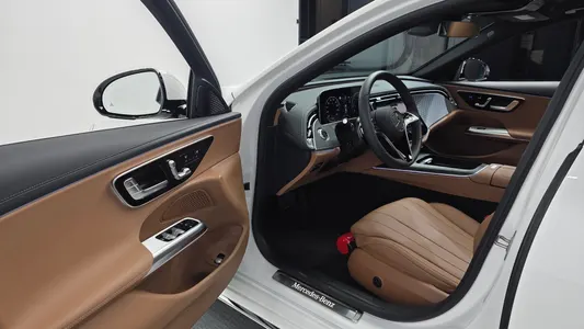Mercedes-Benz E-Class W214 E220d 4MATIC 2026 10