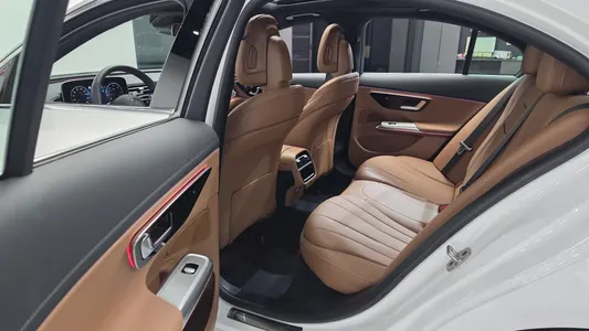 Mercedes-Benz E-Class W214 E220d 4MATIC 2026 26