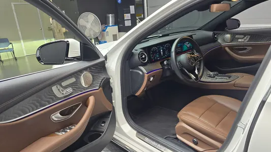 Mercedes-Benz E-Class W213 E350 4MATIC 2023 10