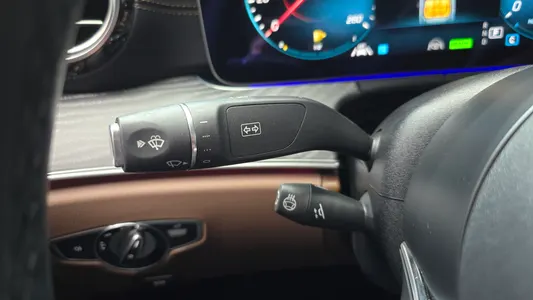Mercedes-Benz E-Class W213 E350 4MATIC 2023 27
