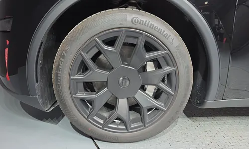 Tesla Y L AWD 2026 5