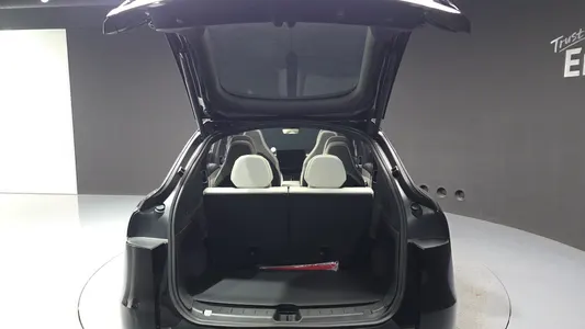 Tesla Y L AWD 2026 18