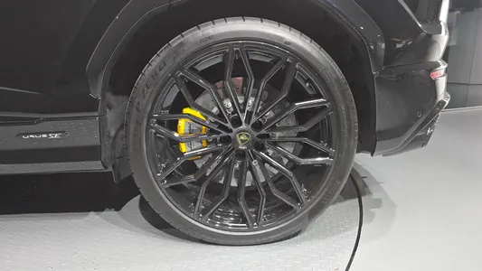 Lamborghini 우루스 4.0 V8 SE 2026 21