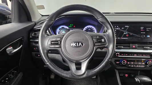 Kia 니로 1.6 HEV 2019 12