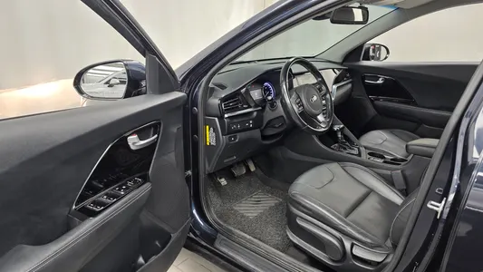 Kia 니로 1.6 HEV 2019 10