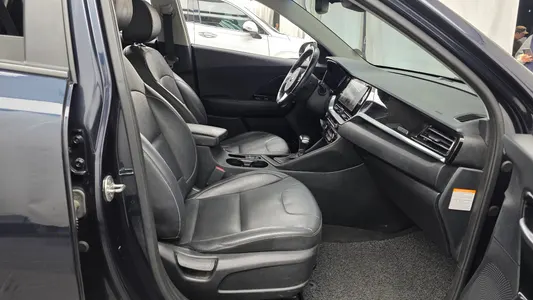 Kia 니로 1.6 HEV 2019 26