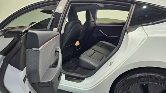 Tesla 3 RWD 2024 11