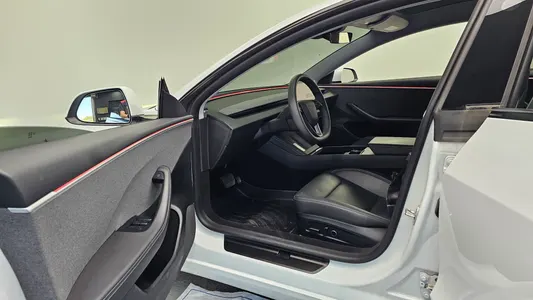Tesla 3 RWD 2024 10