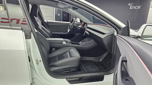 Tesla 3 RWD 2024 27