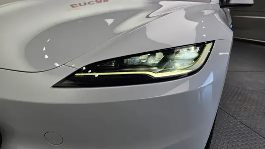 Tesla 3 RWD 2024 23