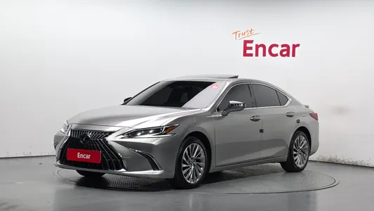 Lexus ES300h 7 2024