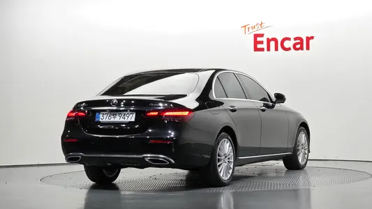 Mercedes-Benz E-Class W213 E220d 4MATIC 2021