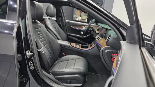 Mercedes-Benz E-Class W213 E220d 4MATIC 2021 10