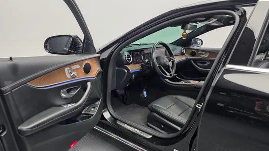 Mercedes-Benz E-Class W213 E220d 4MATIC 2021 9
