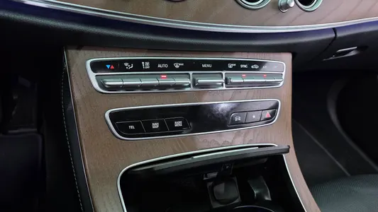 Mercedes-Benz E-Class W213 E220d 4MATIC 2021 16