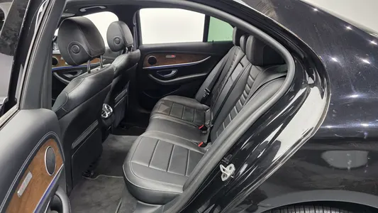 Mercedes-Benz E-Class W213 E220d 4MATIC 2021 26