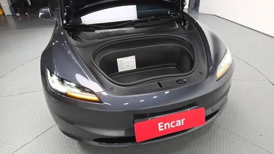 Tesla 3 RWD 2025 6