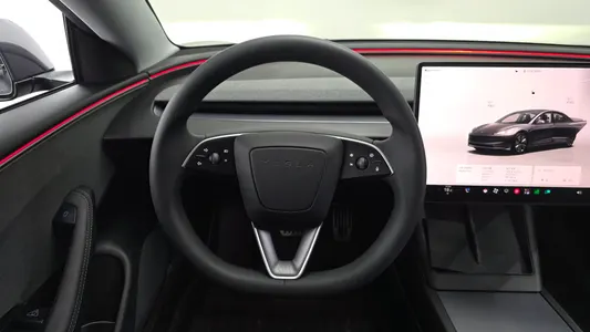 Tesla 3 RWD 2025 13