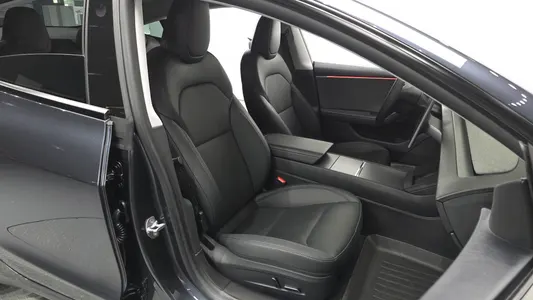 Tesla 3 RWD 2025 26
