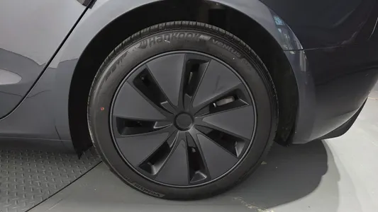 Tesla 3 RWD 2025 21