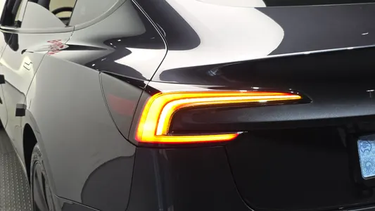 Tesla 3 RWD 2025 23