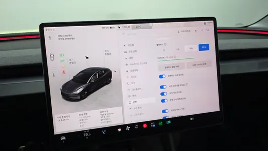 Tesla 3 RWD 2025 31
