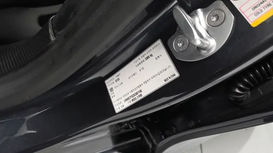 Tesla 3 RWD 2025 29