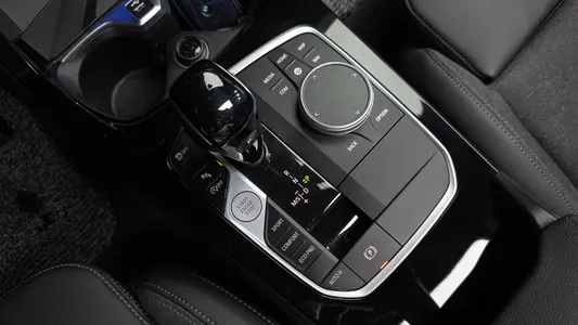BMW 1 Series (F40) 120i 2024 8