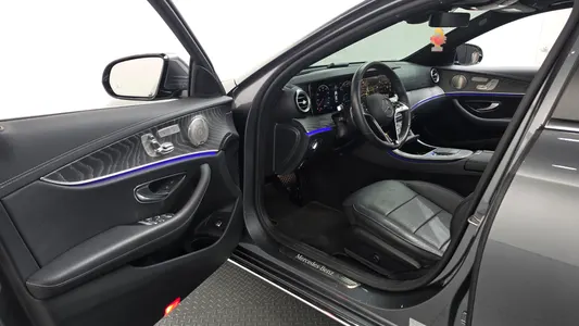 Mercedes-Benz E-Class W213 E350 4MATIC 2023 9