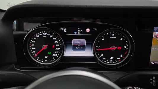 Mercedes-Benz E-Class W213 E220d 2019 8
